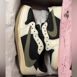 Travis olives size 7 M 8.5 W